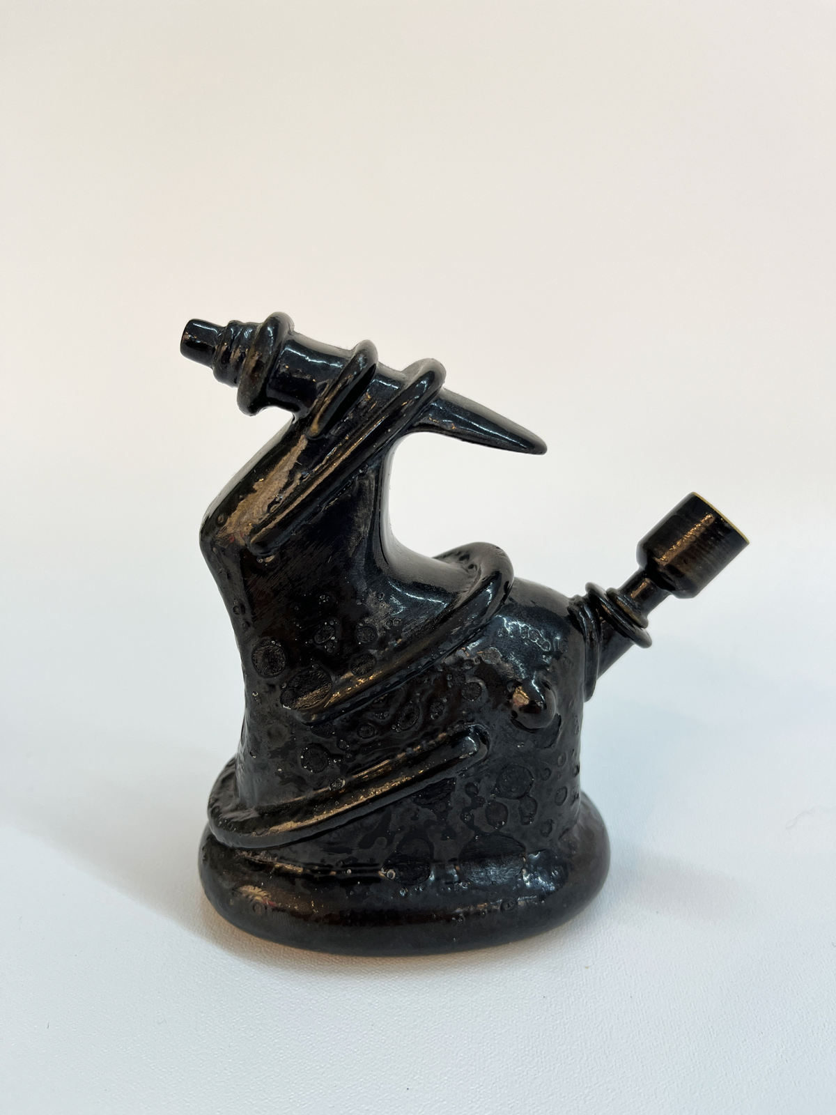 Pipa negra de cerámica